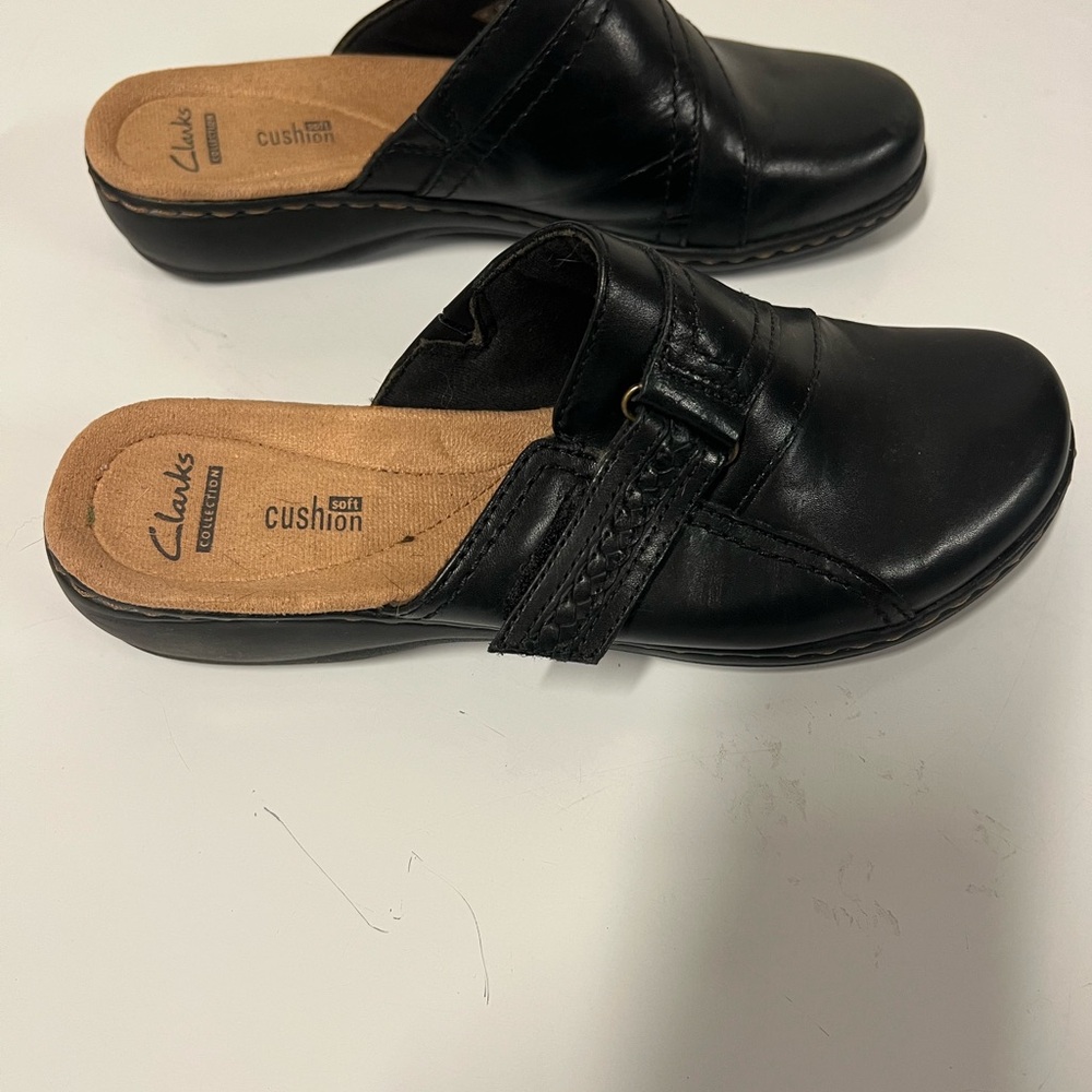 Clarks Women's Black Leather Mules - Picture 5 of 10